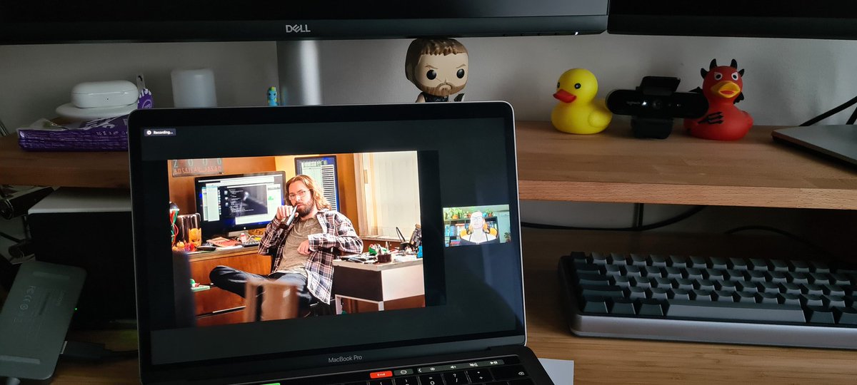 WP Zagreb Meetup je krenuo, pod budnim okom gumenih patkica 😁

🦆

#wpmeetupzg #WordPress #meetup