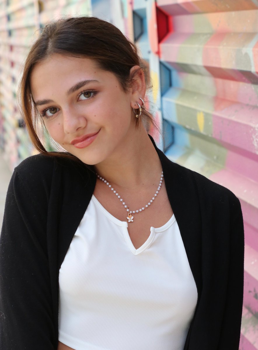 INTERVIEW with <a href="/mattea_conforti/">Mattea Conforti</a> about playing Young Janice Soprano in #TheManySaintsOfNewark <a href="/newarkmovie/">The Many Saints Of Newark</a>, filming NOS4A2 and working on <a href="/DisneyFrozen/">Disney's Frozen</a> and <a href="/FrozenBroadway/">Frozen the Musical</a>! 📷 : Mary Kate Gutierrez tresamagazine.com/2021/09/29/mat…