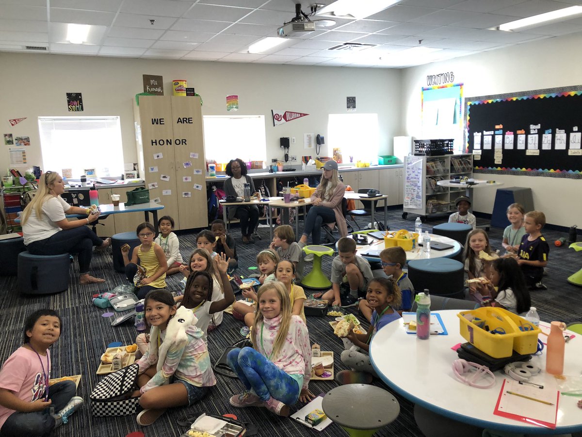 MissKaresh's tweet photo. We saw kindness in 2nd grade by making friends with students in other classes during lunch with the teacher as a full punch card reward! #RogersActsofKindness @RogersFrisco #RogersFrisco2021 https://t.co/SV4ipzFBnk