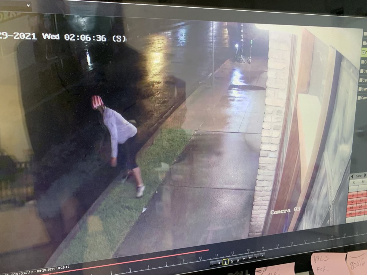 KVUE's tweet photo. A man was reportedly seen putting a Molotov cocktail and a “threatening note” inside the Travis County Democratic Party headquarters. This is a screenshot from the building's security camera. Read more: https://t.co/iQWmv1GMD6 https://t.co/HtNLKoygAu