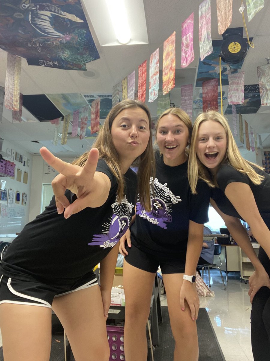 katelyndamron11's tweet photo. Day 3 of spirit week! ⁦@carley_meyer3⁩ ⁦@haley_motley⁩ #blackout #seniors #trojanolympics https://t.co/7OMjDWRLeZ