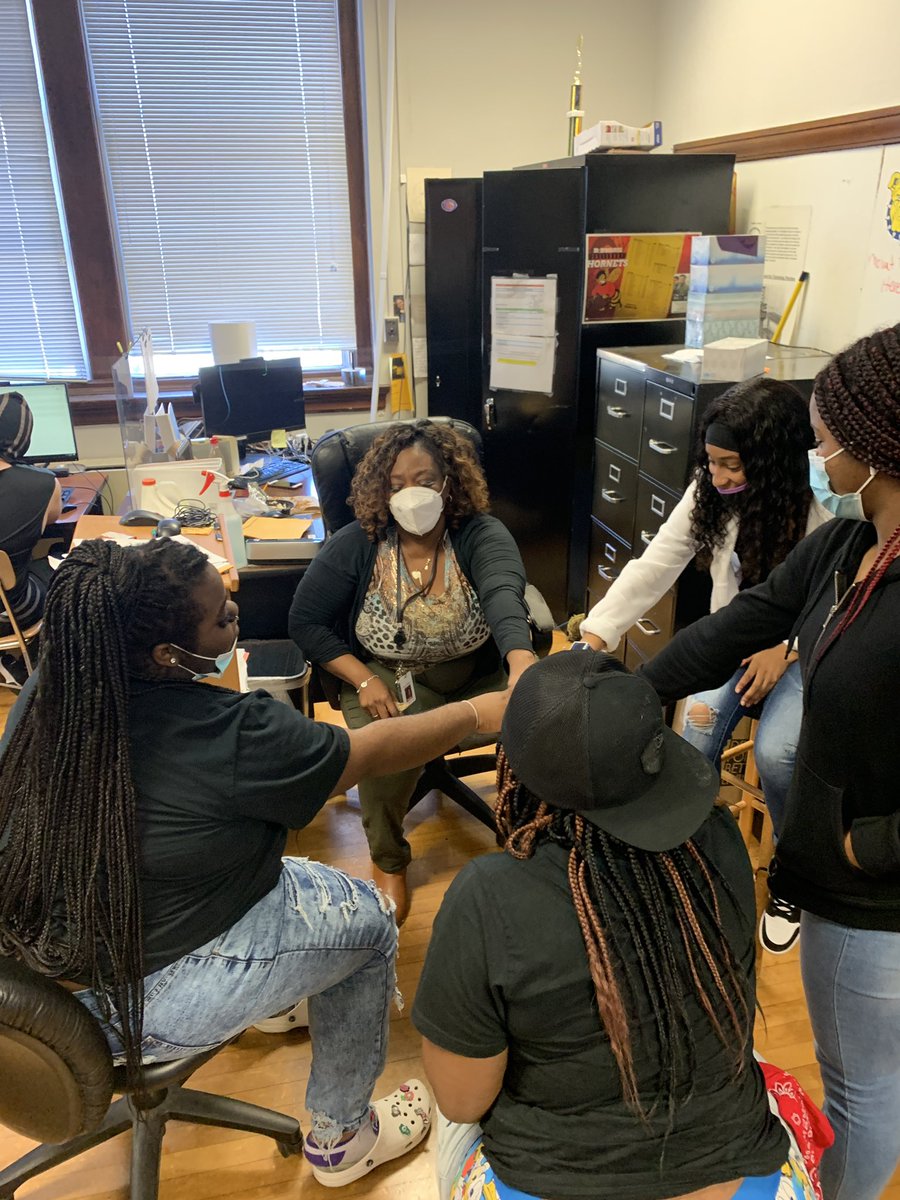 LateshaSmithMBA's tweet photo. Our CTE Teacher facilitated MTSS time with encouraging words for future success #RSS_CTE https://t.co/xayuGmsBm5