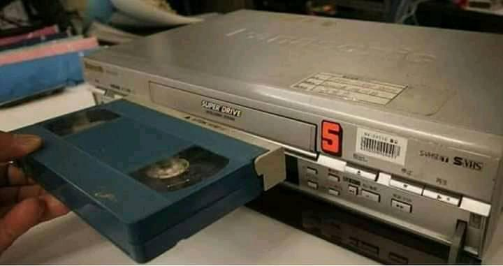 All About 90s Life tweet media