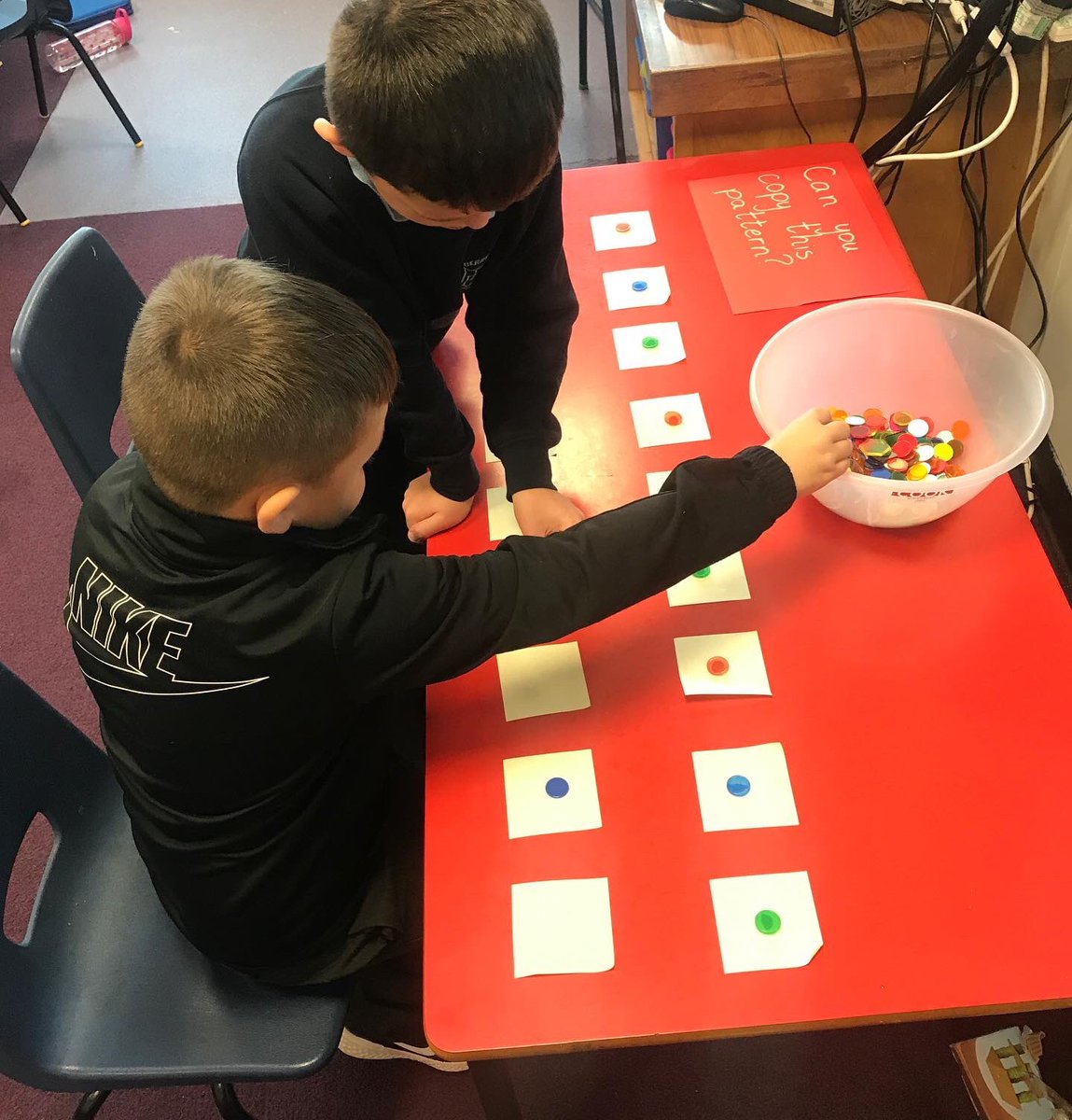 MissAMcCullough's tweet photo. P2 loves taking part in #MathsWeekScot @mathsweekscot today 💜 Our focus was patterns and everyone loved using lots of resources to help out learning https://t.co/0sGbSKeIJH