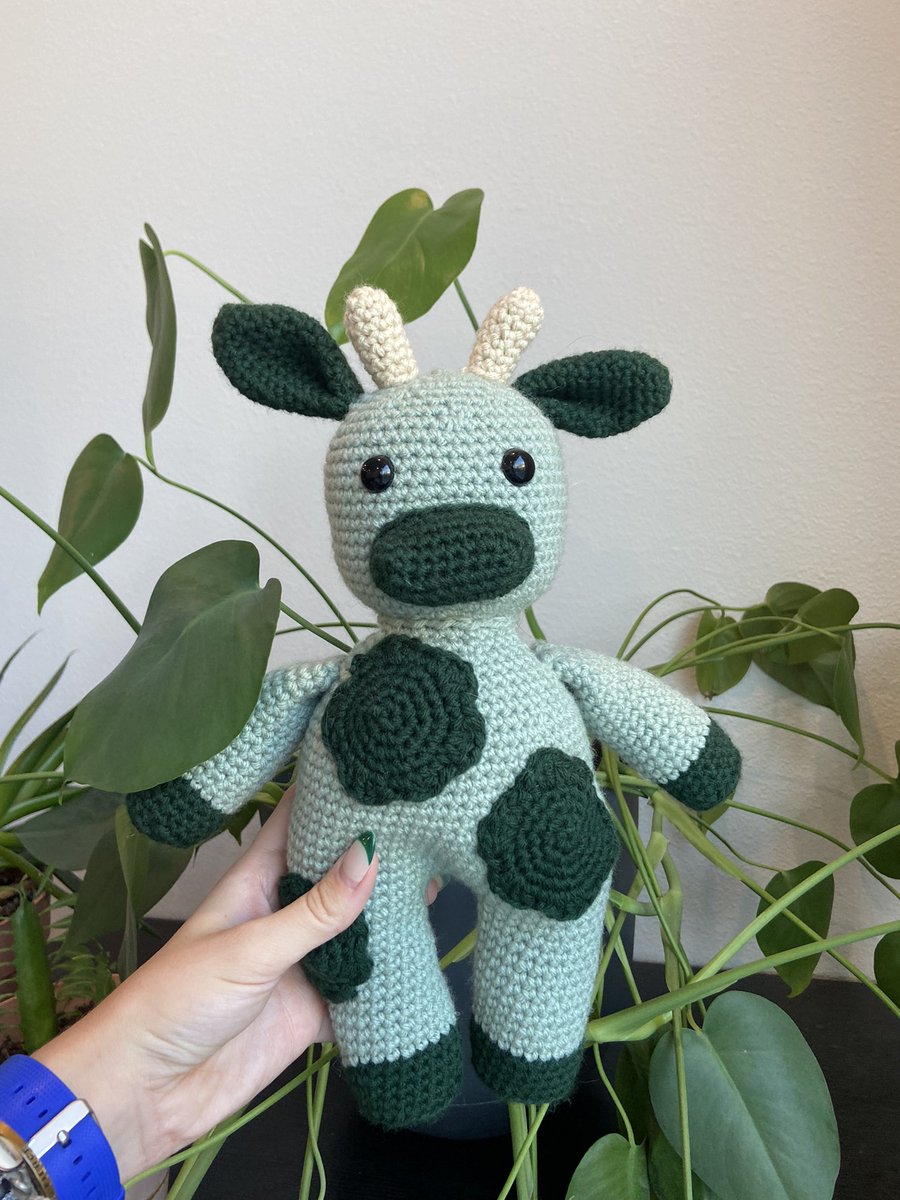 gold_atmosphere's tweet photo. This sweet little guy is coming this Friday at 12:30pm PST/ 1:30pm MST 
🌿🐮💫 https://t.co/YKpTzJeSFH