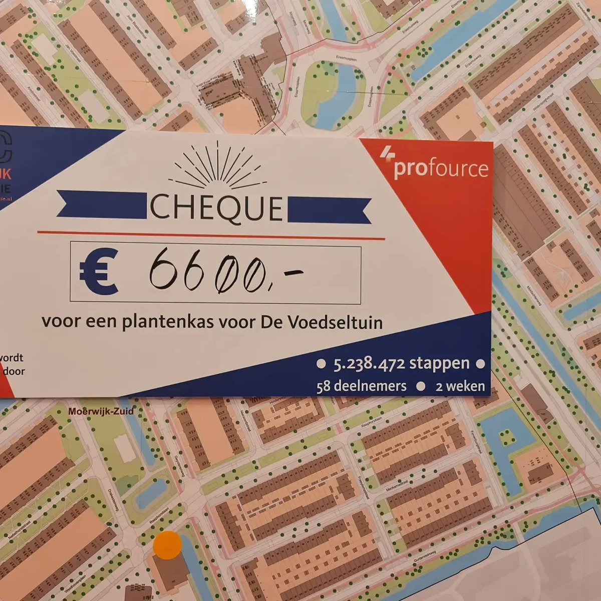 NeodeBono's tweet image. Vandaag verraste #Profource en de Social Impact Makelaar van @gemeentedenhaag
de @moerwijkcooperatie en @vbmoerwijk met een mooi 💰 voor de aanschaf van een #voedselkas voor in de #voedseltuin #Moerwijk
Meer info: moerwijkcooperatie.nl/2021/02/voedse…
#zuidwestopznbest #enerverendescamp