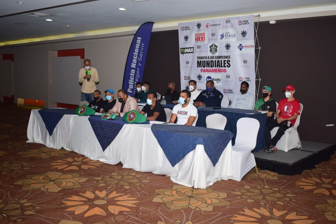 PrimeSportsMx's tweet photo. En la conferencia de prensa de ayer estuvieron la Campeona Atheyna Bylon y del Ex-Campeón Mundial Carlos "La arañita" Ortega, que nos hicieron el honor de acompañarnos!
Estamos listos para el evento del próximo 01 de octubre, y ¿tú?
Adquiere tus boletos:
https://t.co/8ZoBxLq1qC https://t.co/ndqdEaOBg4