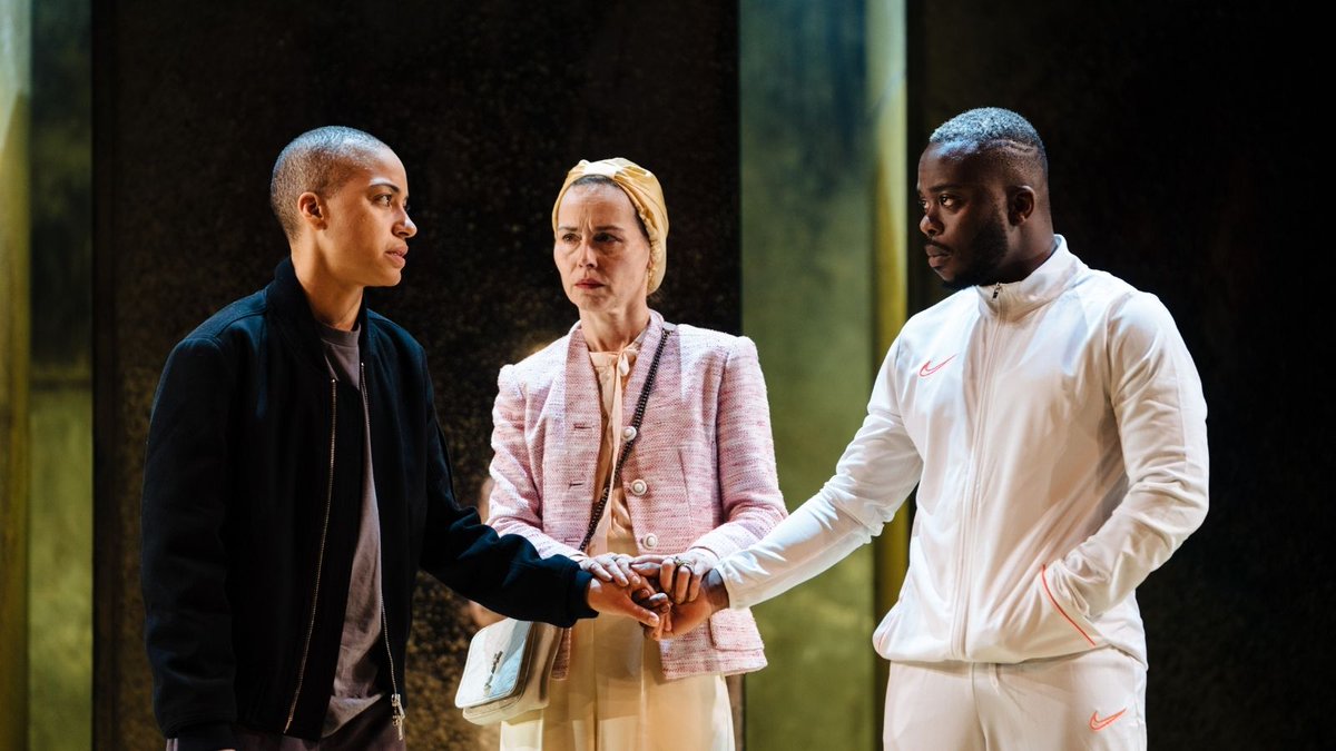 youngvictheatre's tweet image. Here's a second drop of production shots from Hamlet  

Shout out to our brilliant creative team. Collaborating on design, direction, lighting, costume, sound, video, casting, fight direction and voice - working with our actors to bring this 400-year-old play to life.