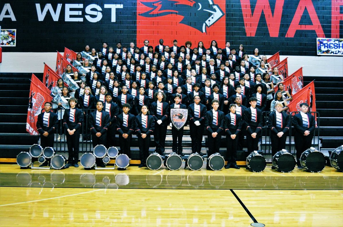 HodonKaitlyn's tweet photo. #bob21 #vwhs @VictoriaISD  
❤️🤍🖤 https://t.co/XDCawdokjF