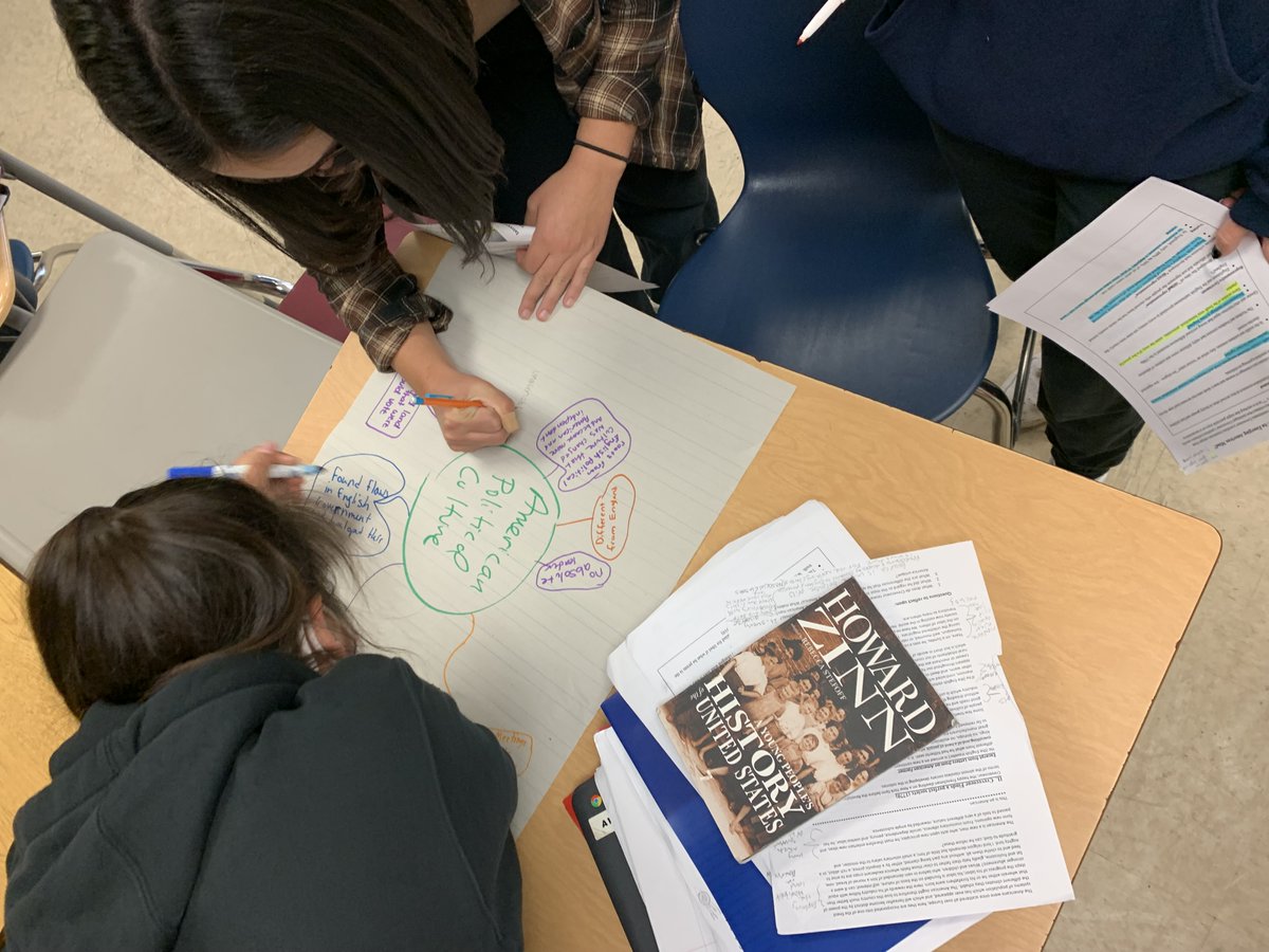 SocStudiesCBRSD's tweet photo. Doing a Chalk-Talk in #APUSH.  Did an American way of life exist before the Revolution? #Wahconah
https://t.co/3sIXM2UI6U https://t.co/oLA4NOzQ9i