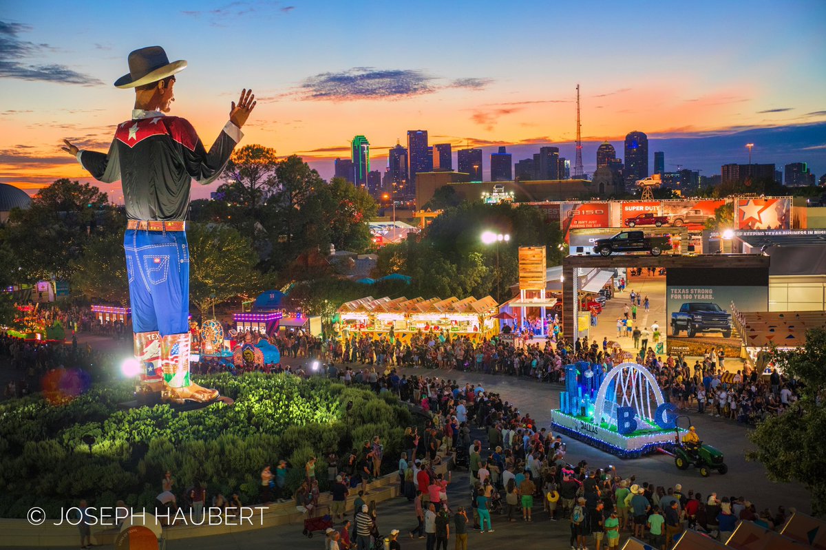 DDDNights's tweet photo. We have the fair back for the first time in a year. Who’s ready? https://t.co/E1f70CkJFe