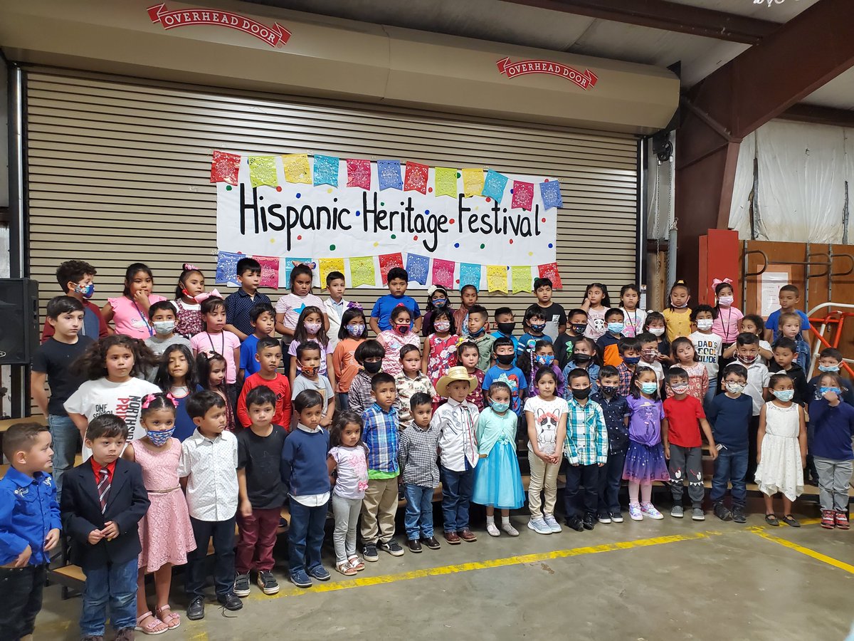 MrArias4's tweet photo. What a way to celebrate Hispanic Heritage Month! These kids worked really hard on our PK Flag Project and Song Performance with the AMAZING @heyitsMsA  for the past few weeks and today they finally shared everything with their parents. I'm so proud of them!!! 😃🥳 #Just4Kids 🙏🏻💪🏻 https://t.co/1oxFapIHSq