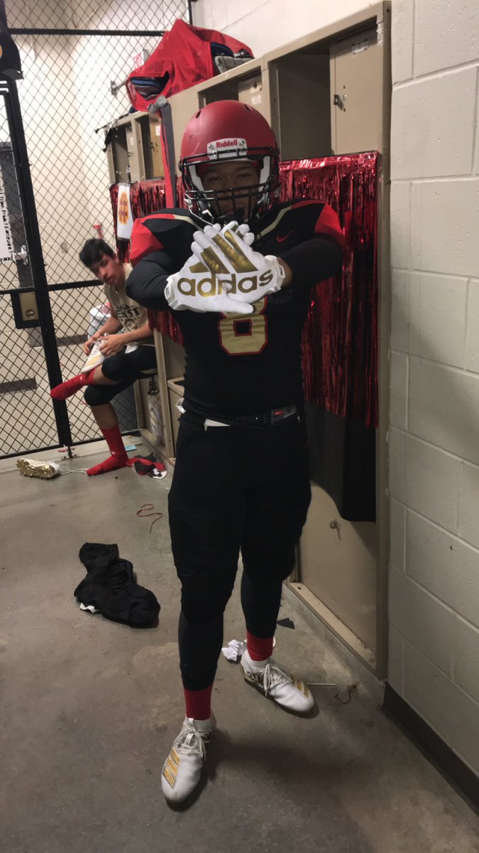 jayden_harmon1's tweet photo. So we just transferring cause we can’t play now ? @VictoriaISD #bob21 #vehs #bob21vehs https://t.co/YDlHdPnFpG