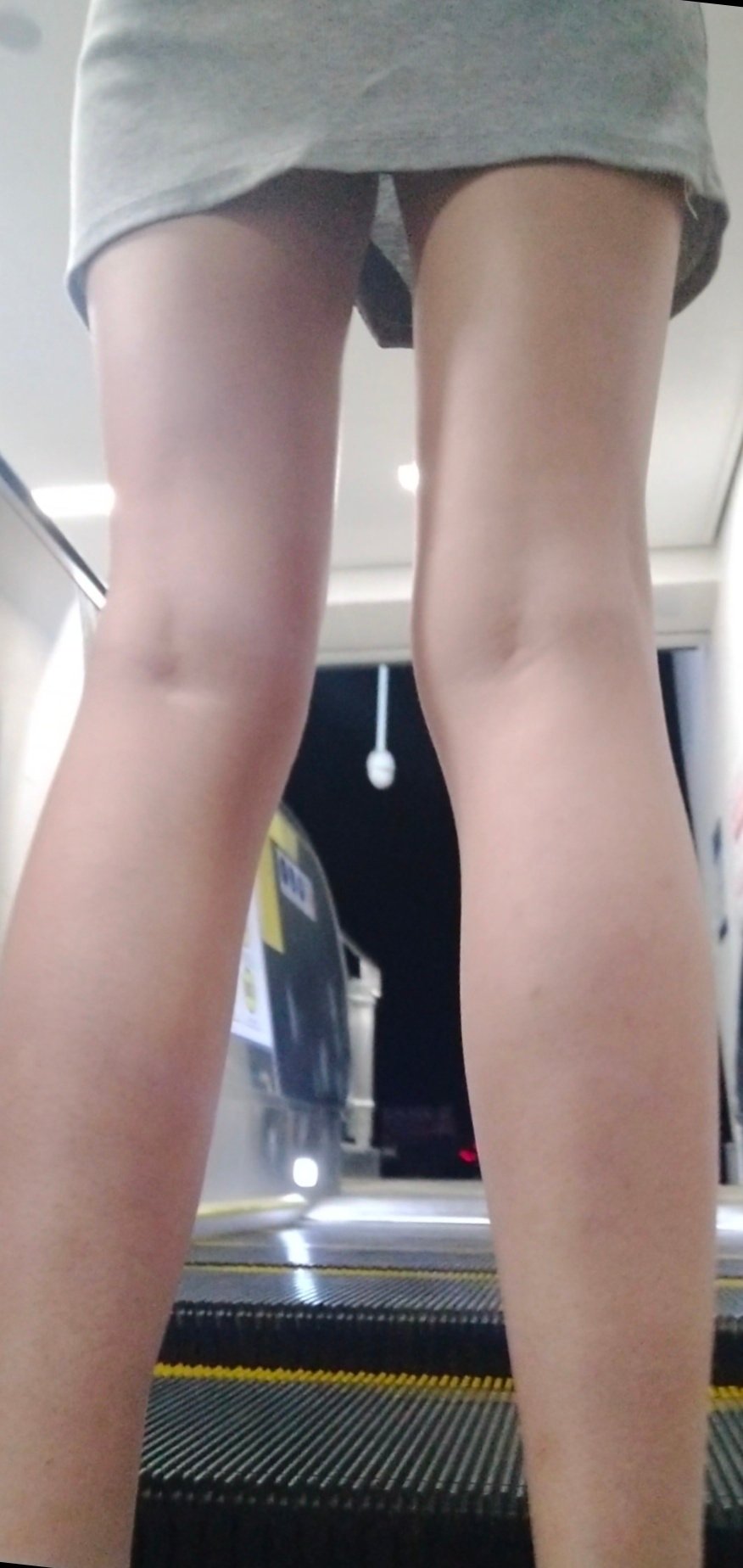 裙底抄底on X: 跟了好久的骚丁字裤t.co50JVTU255Y  X