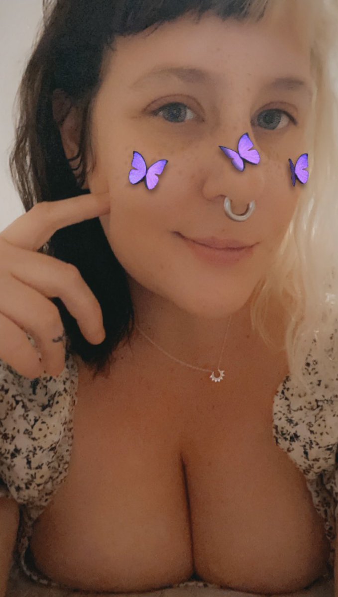 bigtiddyg0th_'s tweet photo. Am I pretty? 🥺👉👈
#hypeme https://t.co/uaHBkmWnSL