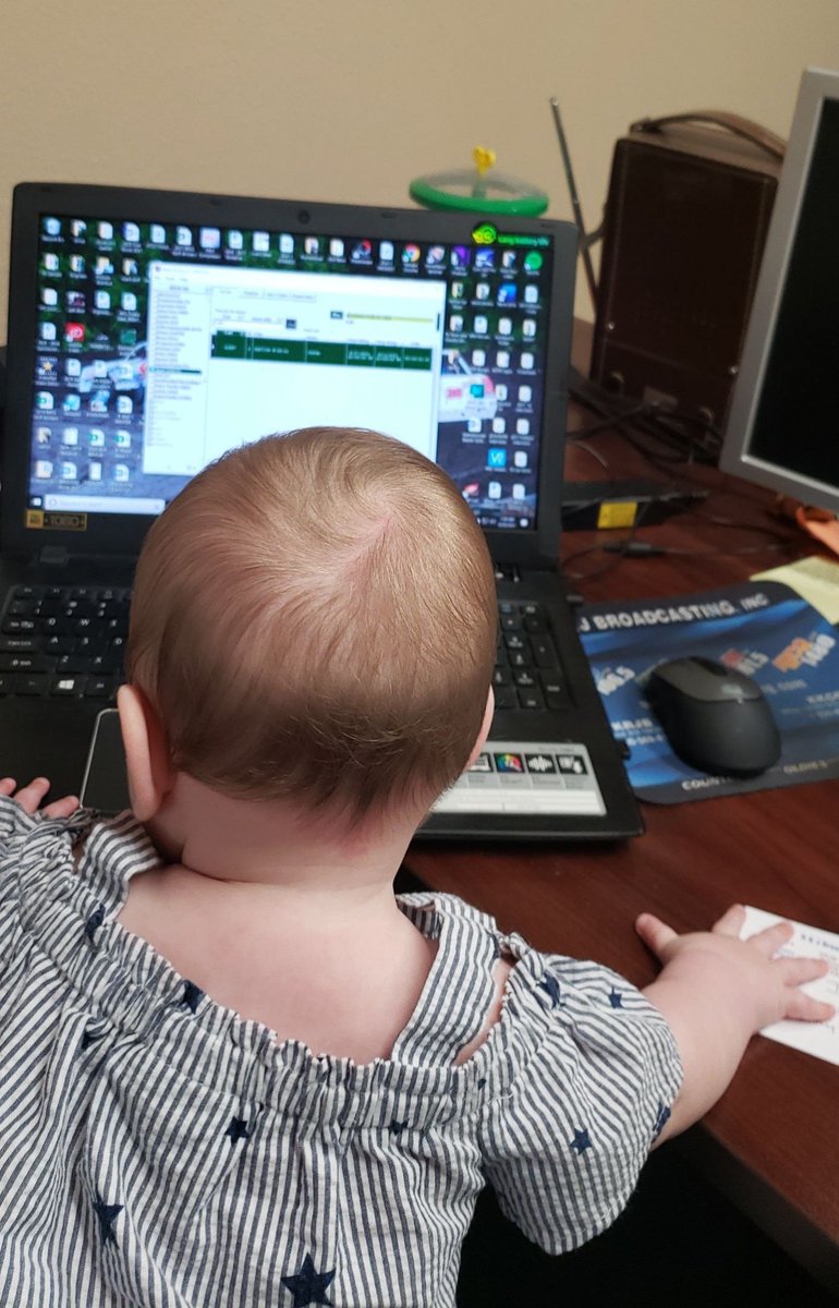 MCAskelson's tweet photo. Had an unofficial "Bring your daughter to work day." #DaycareProblems https://t.co/7yYKfSRn8u