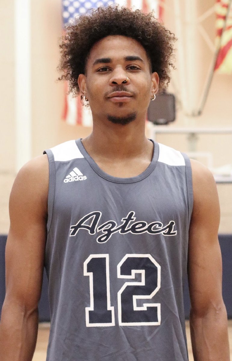 Itury Kitt- 6’4 guard out of Eastpointe High School. Itury is an incoming freshman this season. Athletic guard that can put it on the floor and score over the top of people. Does a little bit of everything on the court. <a href="/IturyK/">Yruti</a>