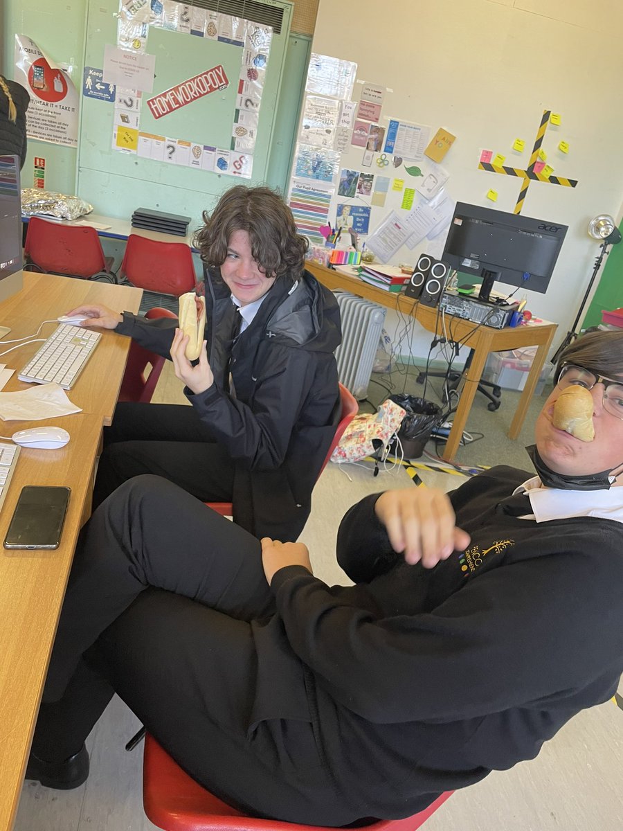 PencoedMedia's tweet photo. Year 11 enjoying bacon rolls and a cuppa whilst working on their GCSE coursework today. They have all worked so hard. Well done @PencoedYear11 media makers https://t.co/k1m8fNO9Ya