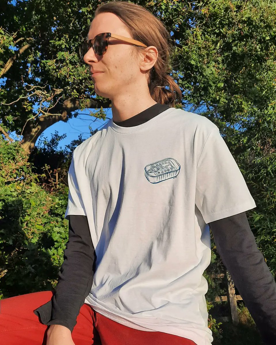 thefishmish's tweet photo. Oh yes, the new #FishMishMerch has landed shop link in bio! ๐๐
@Vinosangre https://t.co/VcvY2L9cOq