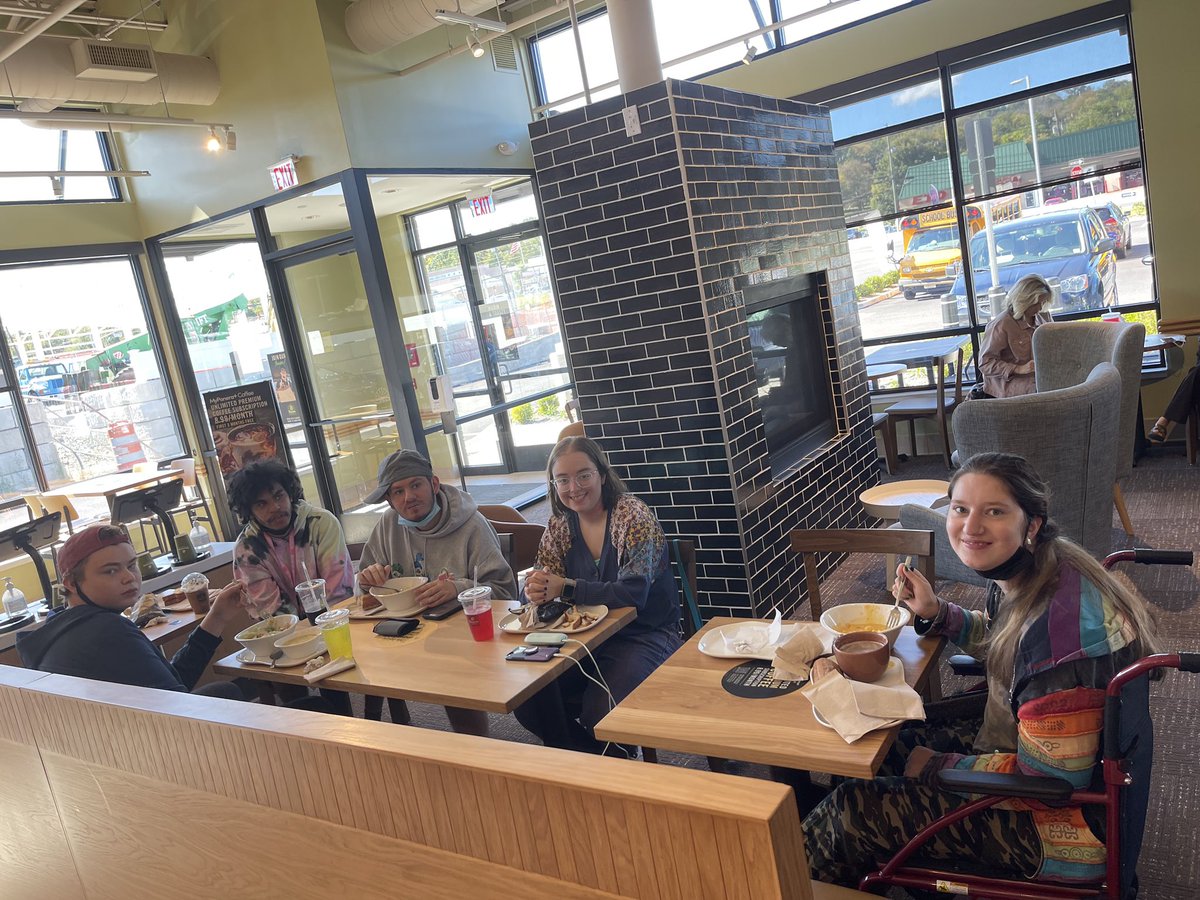 Basketmomma7's tweet photo. Panera Bread is the place to be 🤩
Cross town CBI outing with Kinnelon
New friends and good times!
#transitioneducation #community #yeswecan #independence https://t.co/cZ6OQzEGVT