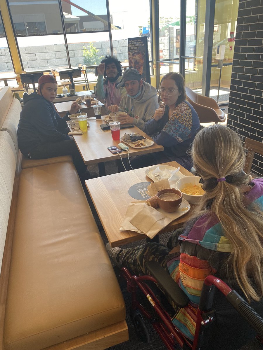 Basketmomma7's tweet photo. Panera Bread is the place to be 🤩
Cross town CBI outing with Kinnelon
New friends and good times!
#transitioneducation #community #yeswecan #independence https://t.co/cZ6OQzEGVT