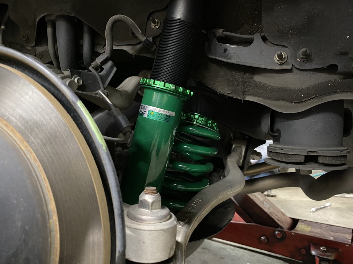 melo15_ou's tweet photo. 人生初の車高調を装着！
#ave30 #lexus #ls300h
#tein #flexz #車高調
#セルフレベライザーリンクロッド https://t.co/HI0KzrJUBa