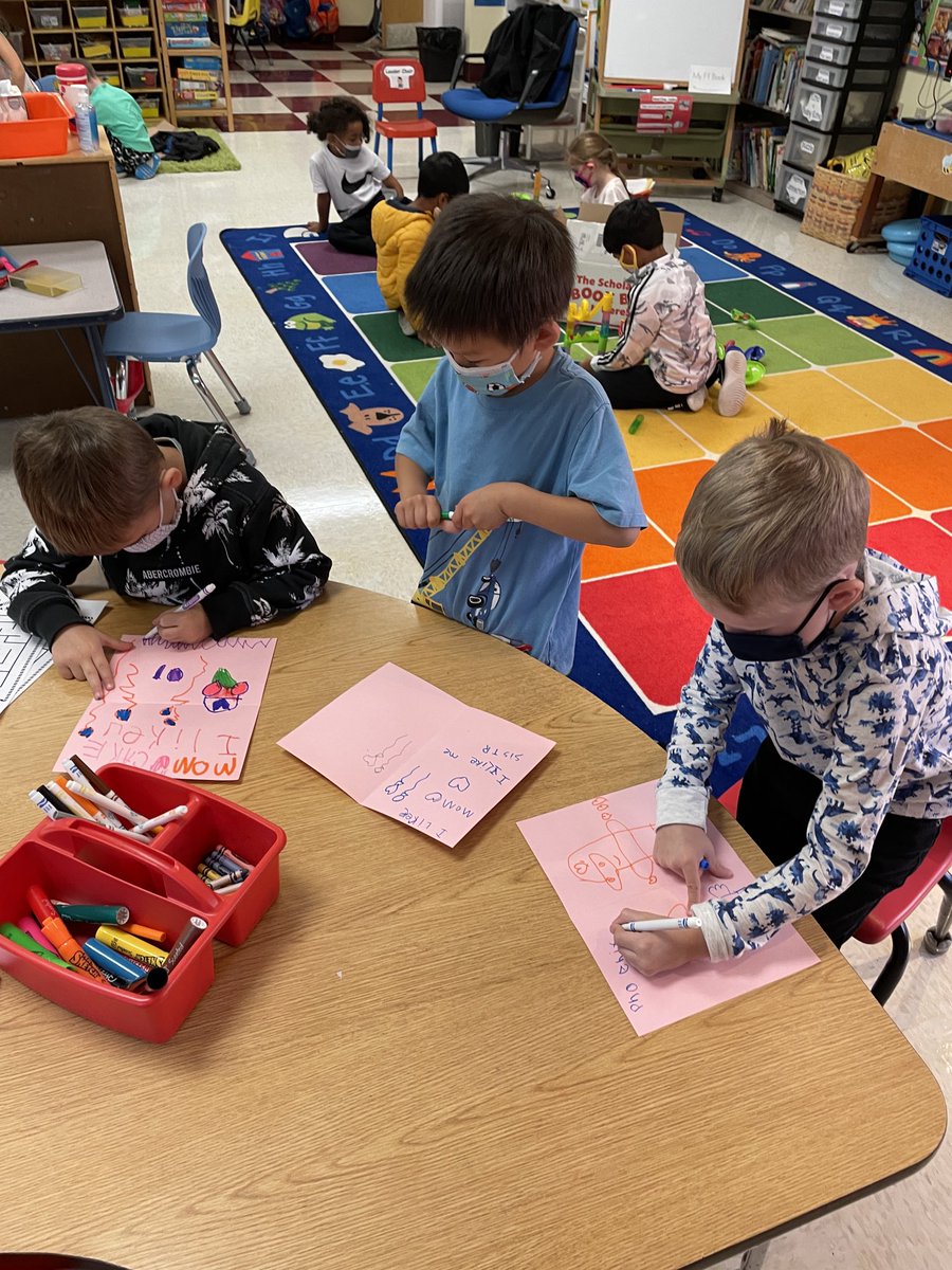 michellebarth2's tweet photo. Learning about letters m &amp; n and these kind students are choosing to make cards for their moms during choice time! #shakeypride #kindkidsinroom103 #tigerpride https://t.co/HlLDihXvOr