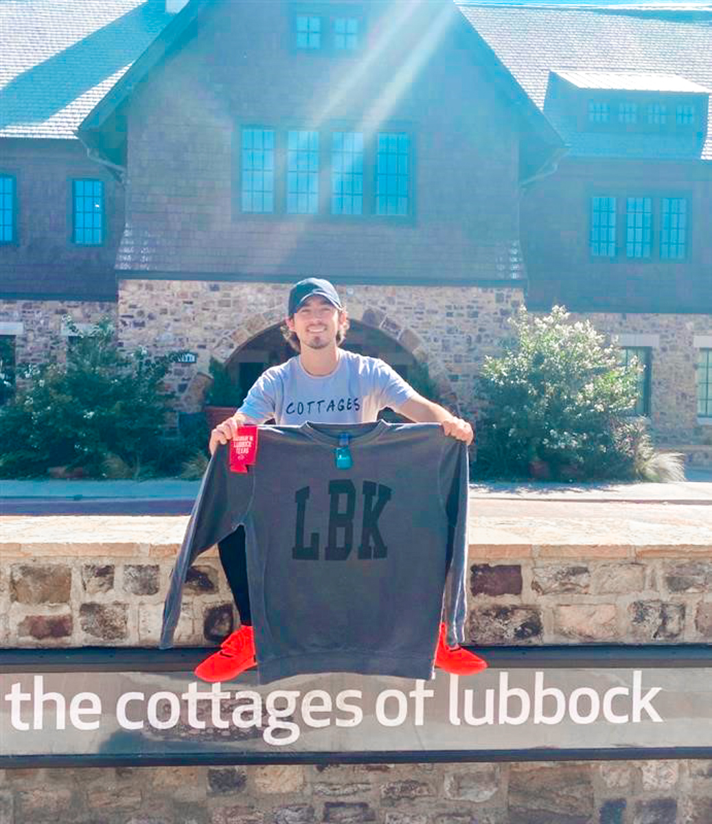 CollectiveTTU's tweet photo. Win It Wednesday is here &amp; so is fall yall! 

Win this LBK sweatshirt &amp; koozie that is perfect for the fall LBK weather! All you have to do is:

🔴Like this photo
🔴 Tag a friend (multiple entries allowed). 

We will pick a winner later today. Good luck! #WinIt #TTU #LBK https://t.co/hy3QPTne7F