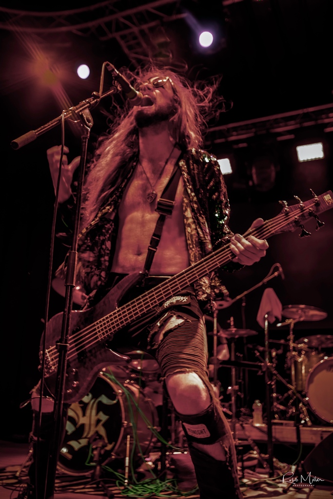 PhotographyRobb's tweet photo. @olbigleg of @aether.realm with that retro vibe

#livemusicphotography #concertphotography #concert #dfw #texas #metalband #metal #metalhead #metalmusic #heavymetal #music #heavymetalmusic #hardrock⁠ https://t.co/37G8pYvGs1