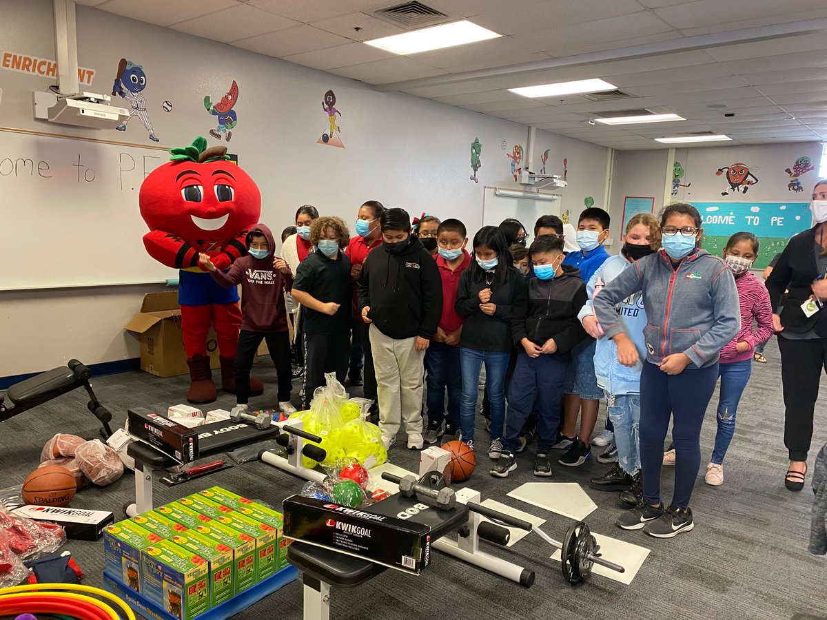 JTMcWilliamsES's tweet photo. Thank you, @prescottellison &amp; his team of #superfoodfriends, for your generous donation of exercise equipment. Our students and staff are so appreciative. Thank you, @KTNV, for highlighting this wonderful story! @ClarkCountySch #PEequipment https://t.co/a5zgtcIDwy