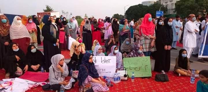 EshaAnsari28's tweet photo. #MDCATProtestinKhi
#NextOptionPMHouse
#MdcatStudentsAtDChowk
#WeRejectPMCLollypop
#MDCAT_ComplaintCell
#StudentsMarchToPMHouse https://t.co/yWpIbv2D5I