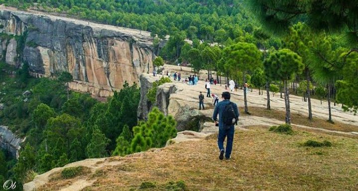 Advpakistan1's tweet photo. Panjpeer Rocks
#PanjpeerRocks is a #touristattraction. It is located in Union Council #Narar of Tehsil #Kahuta, about 70 km away from the #capital #Islamabad. It is a #beautiful and eye catching #Hillstation with #majestic and #mesmerising #views of Tehsil #KotliSattian. https://t.co/VMrmp2WEJ3