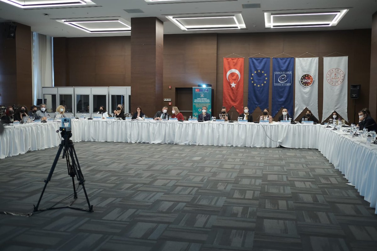 ProjeDemokrasi's tweet photo. Eğitim sistemimizde demokratik kültürü güçlendirmek için karar alıcılarımızla buluştuk. Geliştreceğimiz politika önerilerinin uygulanması için yol haritasını belirledik.

@tcmeb
@coe
@cfcuturkey
@EUDelegationTur
@ABBaskanligi

#gelecekbizim
#ortakgeleceğimiz
#ipatemelhaklar https://t.co/jdnvPcQ29h