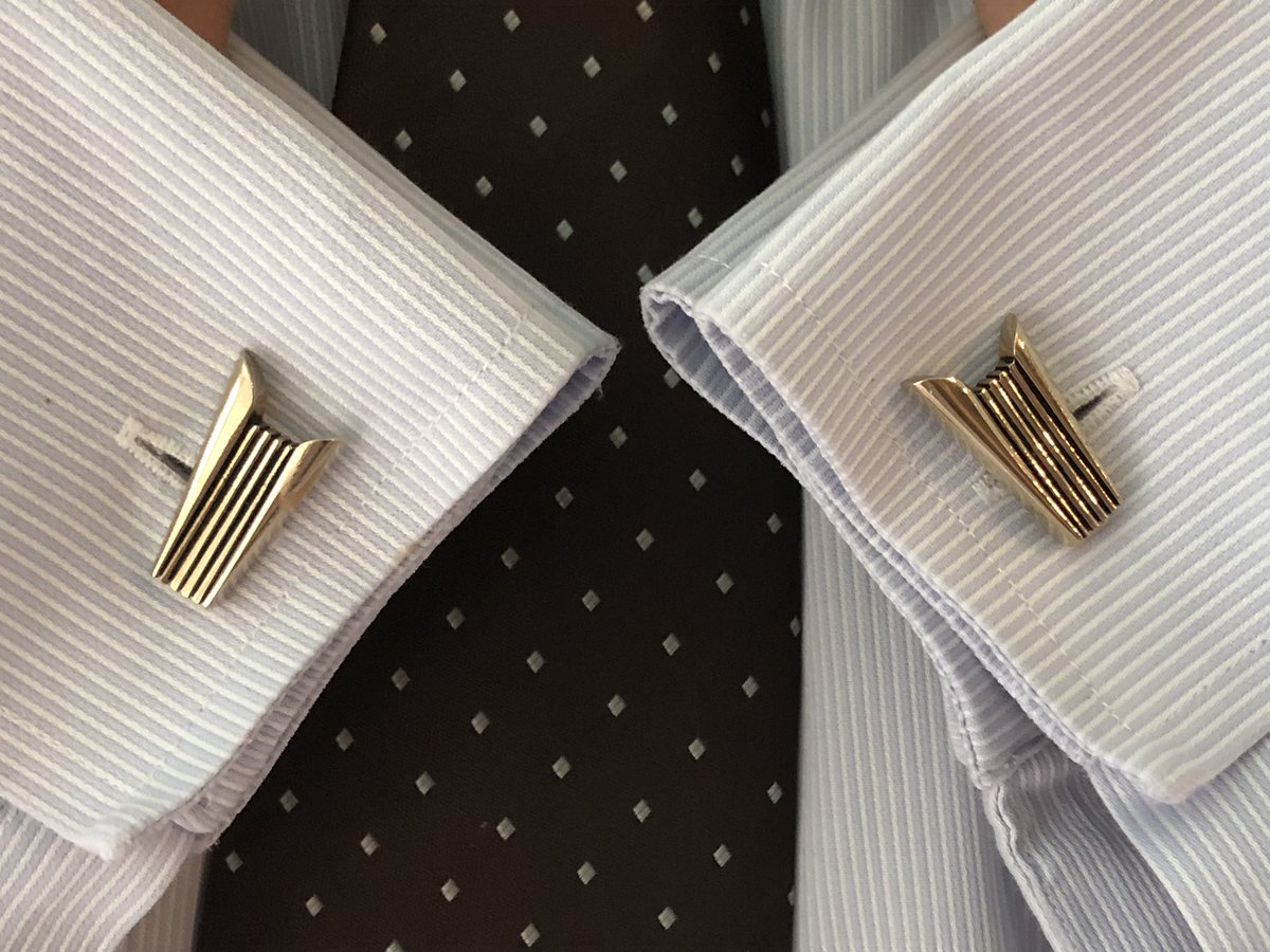 PaulGaskinCFS's tweet photo. Today’s #CufflinkADay 200. #StillWorkingFromHome https://t.co/9PeNCHYkl9