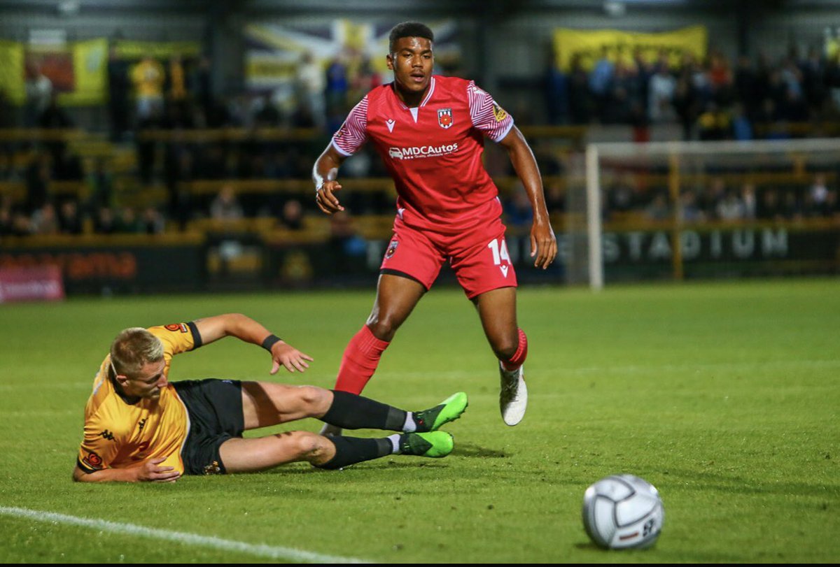 Made my full debut last week for Chorley FC. Great to have completed 90 minutes, unfortunate not to have progressed into the next round but we go again in the league🖤🤍@chorleyfc @NFYLU19