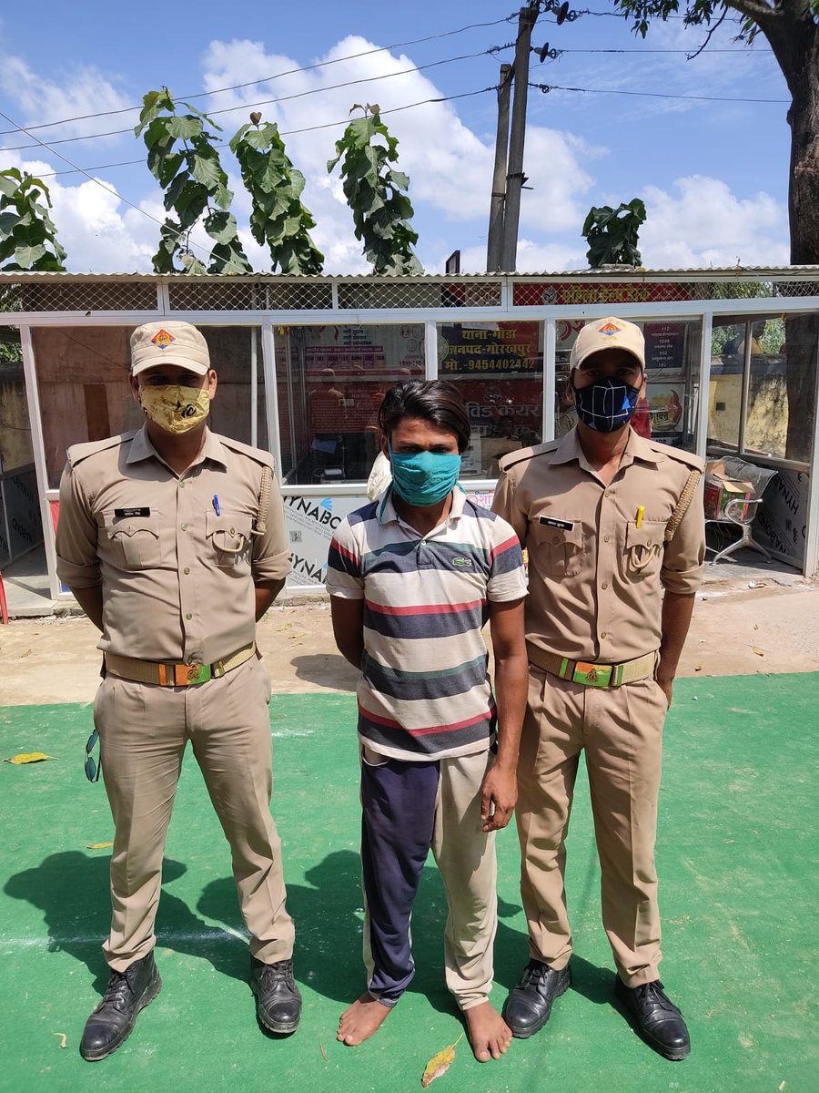 gorakhpurpolice's tweet photo. #OperationHunt

#sspgorakhpur द्वारा चलाए जा रहे अभियान के तहत #gorakhpurpolice द्वारा 25 हजार के इनामिया अभियुक्तगण 1. रियाज 2. शहजाद को किया गया गिरफ्तार।

@IPS_VipinTada
@dgpup
@diggorakhpur
@AdgGkr
#gorakhpurpolice https://t.co/Gza66ztfpA