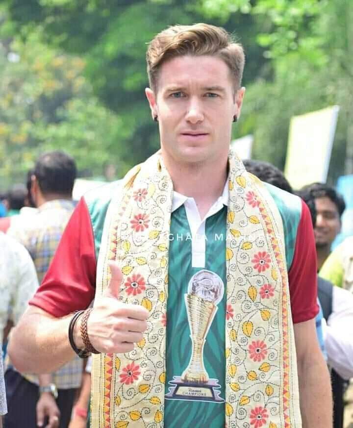 আমাদের রঙ সবুজ মেরুন tweet media