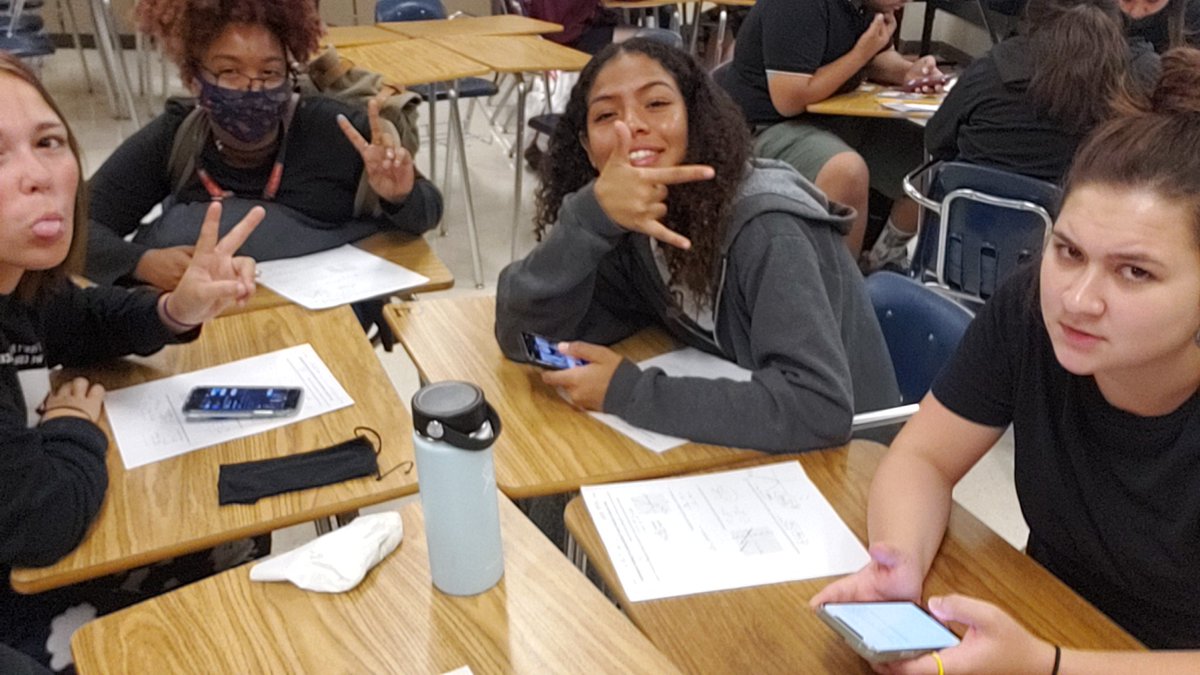 redheadwh0re's tweet photo. #BOB21 #VWHS @VictoriaISD @VanessaLeath @0_lane_0 @itsmeyagall https://t.co/F0SYrTeq7G