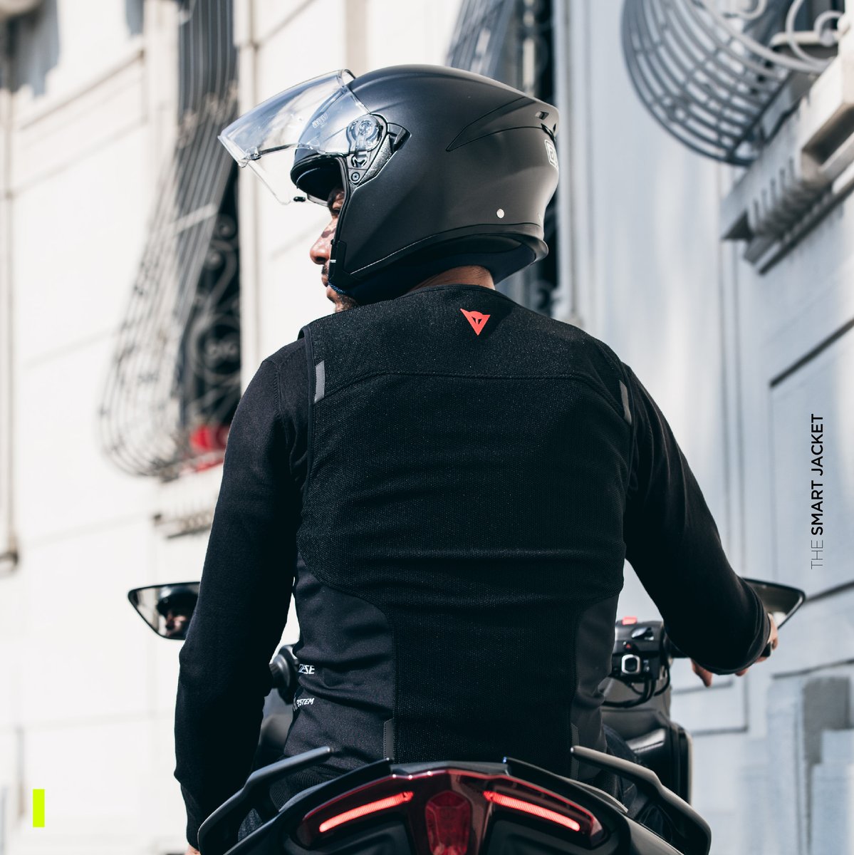 dainese's tweet image. The protection of an airbag always with you? Dainese Smart Jacket. 
Never ride without it. 

#dainese #smartjacket 

Consult the dainese.com site and the product manual for instructions.