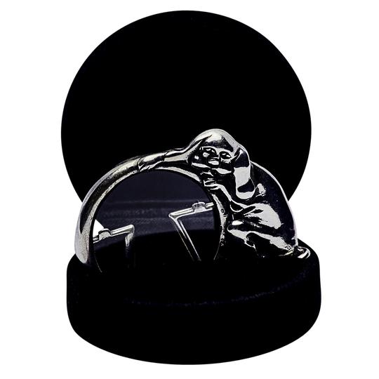 atSilverAndGold's tweet image. This sterling silver picture frame is perfect for wallet sized photos and is hand cast in sterling silver in the shape of a dog.
Order now👉silverandgold.com/collections/si…

#SilverAndGold #DogPictureFrame #silverpictureframe