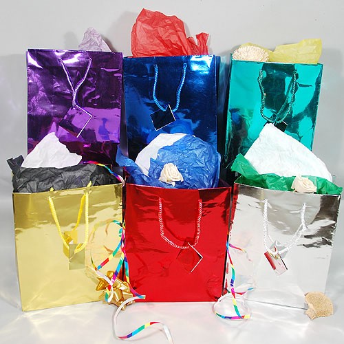 Fetpak's tweet photo. Gift Bags at 50% Off For a Limited Time Only... https://t.co/YUEdy21gxV and Foil Bags... https://t.co/sTglRRSdh3 https://t.co/I78jb42atA
