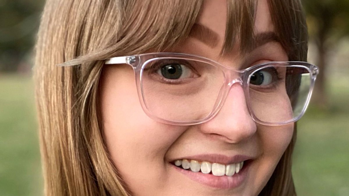 tstcwaco's tweet image. &quot;Networking will be your best friend in this industry, so communicate and reach out to anyone and everyone.&quot;
-- Alissa Foss, a graduate of TSTC&apos;s Visual Communication Technology program.
#TSTCalumni #TSTCproud #technicallybetter #graphicdesign 

tstc.edu/news/tstc-grad…