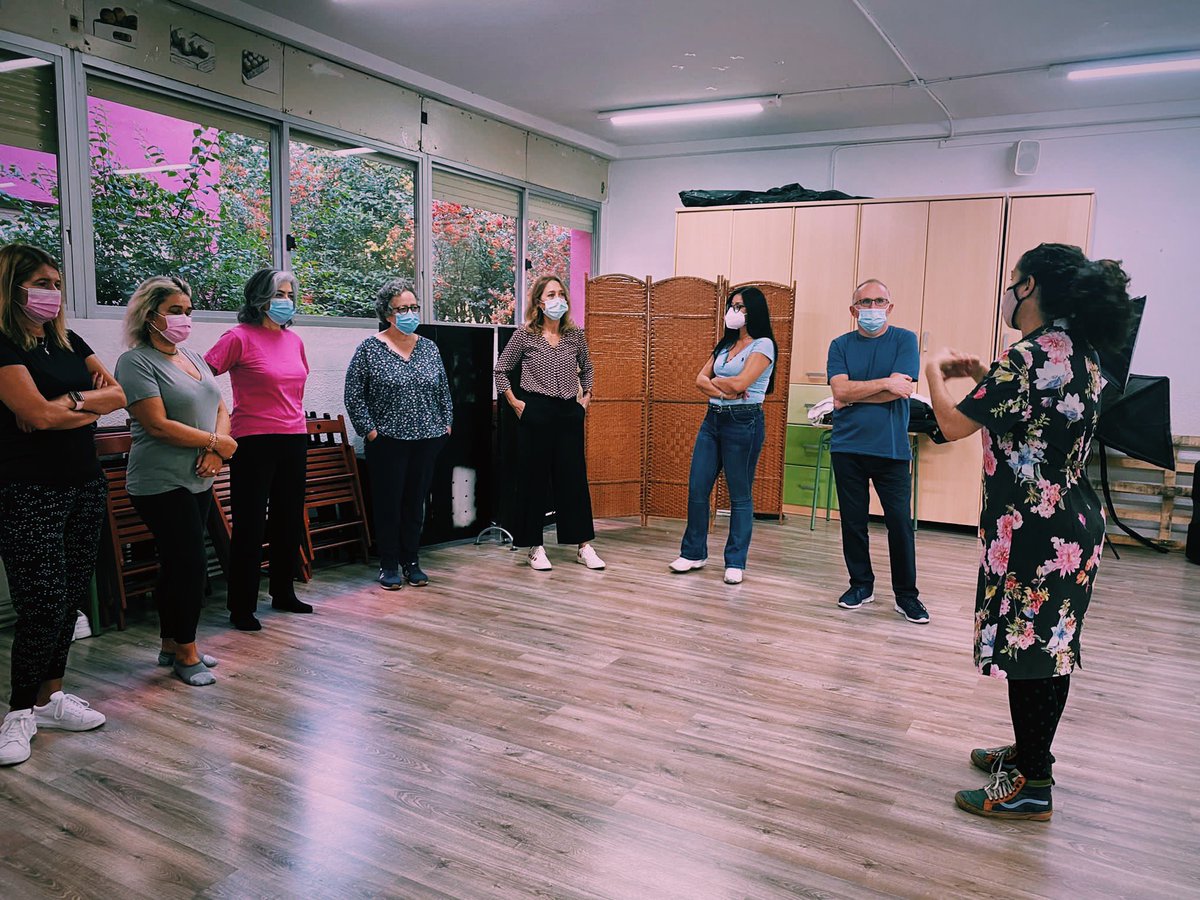 ArsenicTeatre's tweet photo. Ahir van fer teatre visual amb la Maria Castillo i hem de dir que estem molt agraïdes de formar part d'aquest projected'Erasmus internacional i de tenir un vincle tan ferm i bonic amb l'Institut Celestí Bellera (@artsbellera). https://t.co/lcKKbJvUWg
