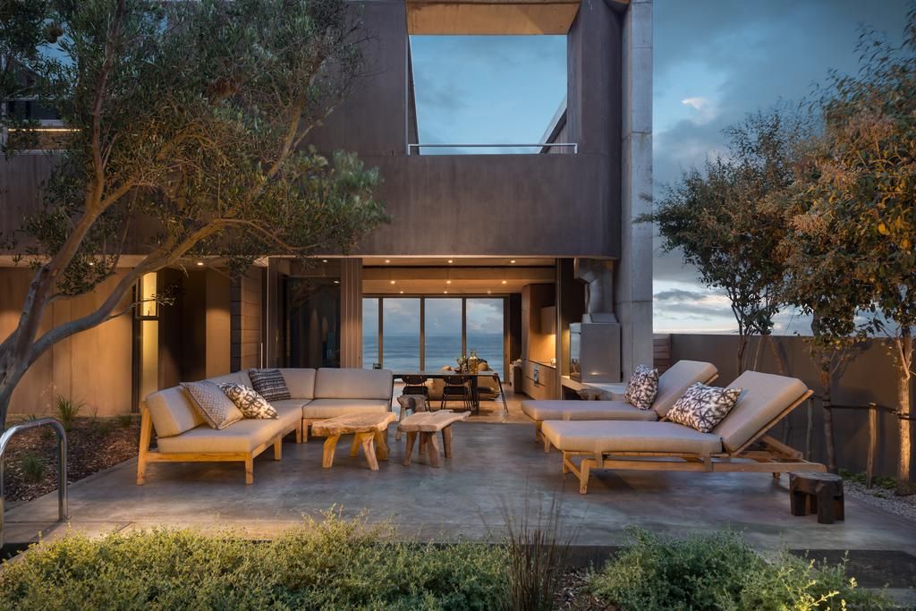 wcoast's tweet photo. RT @savenuescom: This #BathWithAView awaits you in this setting at The Olive Tree Villa, a luxury holiday home in #Yzerfontein, perfect for families or friends looking to holiday or weekend together on the West Coast. Stunning views can be enjoyed from e… https://t.co/LG8lgpekhg