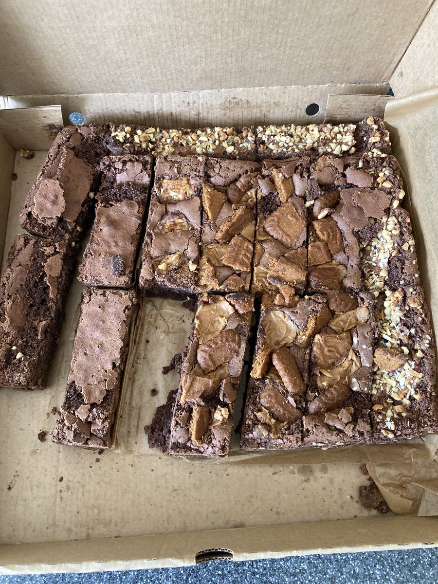 JohnRoderMedia's tweet photo. Another satisfied client for #mediatraining sent these as a bonus. Always happy to receive home made brownies (&amp; yes I have already eaten one!) If you think you’d benefit from media training please do get in touch via the website. #Devon #Cornwall #Dorset #Somerset https://t.co/H2CHSWaiIl