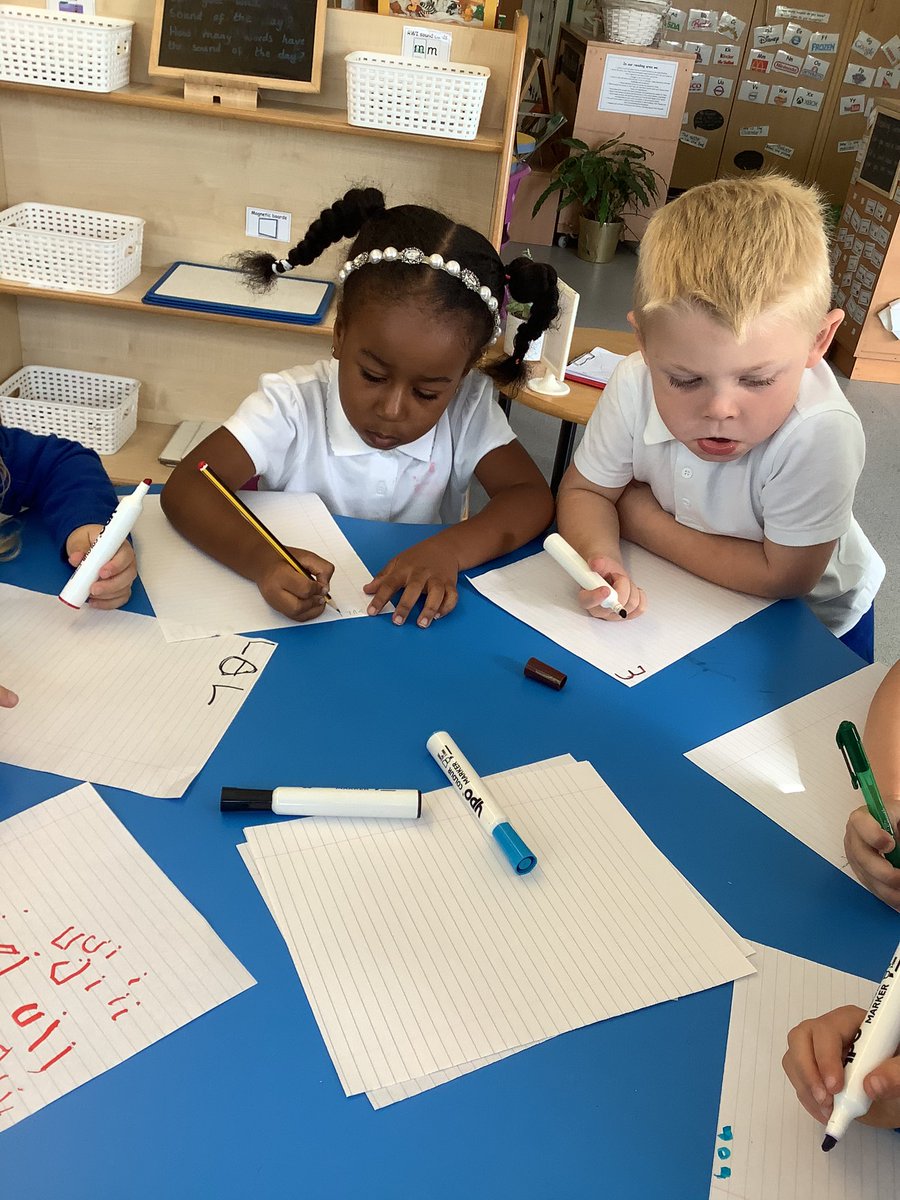 We have been writing lists in our writing area this afternoon. Jaxon wrote a shopping list for Mrs Williams to take to Asda and India wrote a list for her mummy. 
#WritingForAPurpose #WritingForPleasure