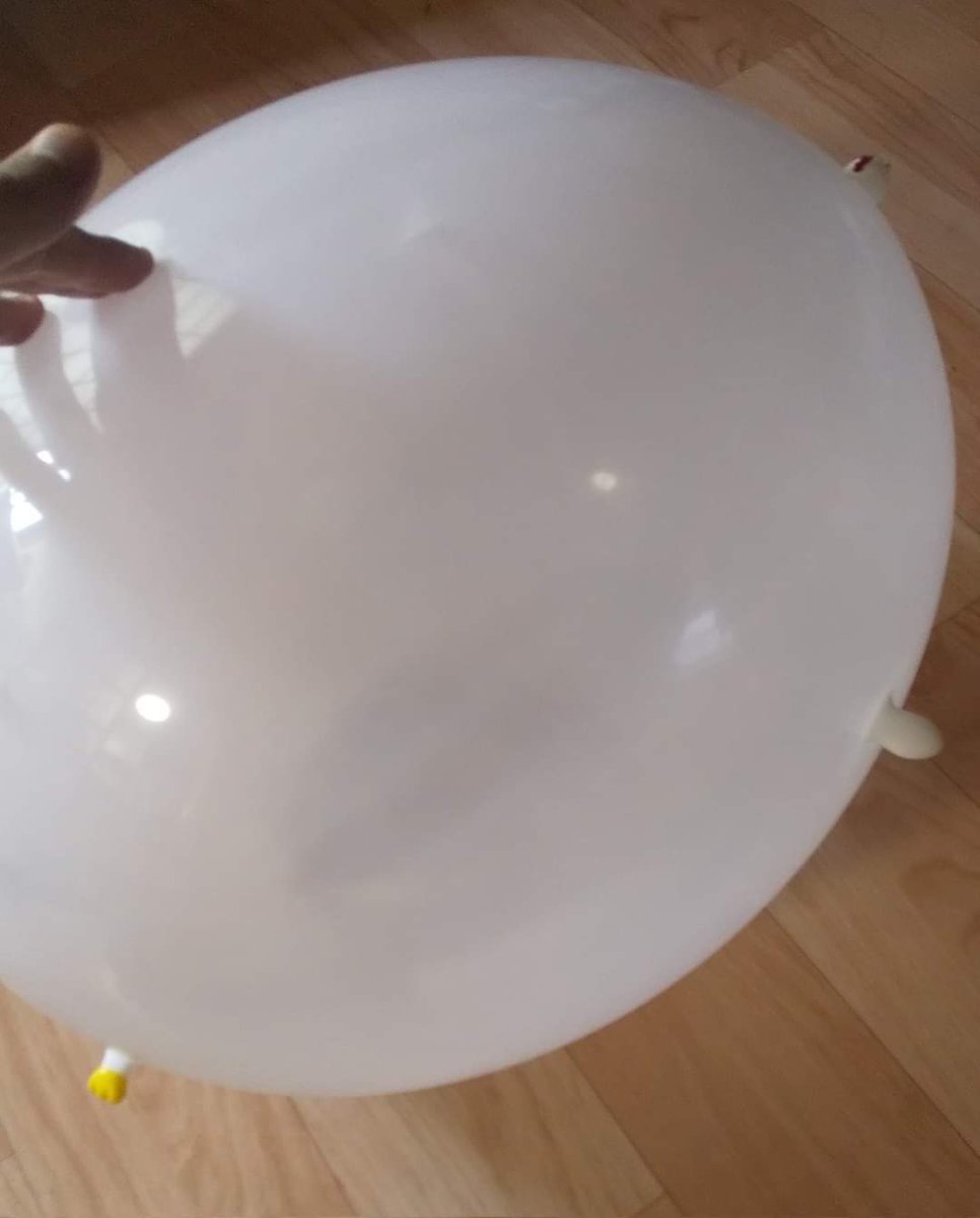 คนขาย : เป่าลม แล้วจะเป็นลูกไก่