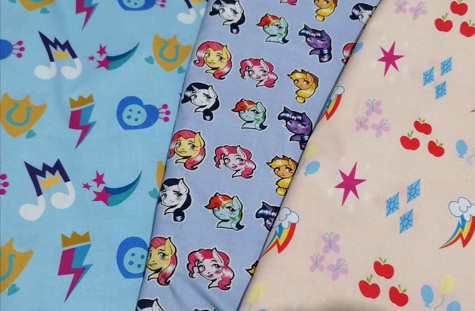 Fabrics to make items to sell at @UKPonyCon have arrived! I cannot wait to use them!

#MyLittlePony #NewGeneration #G5MLP #G5 #MLP #newfabrics #Convention #SmallBusinesses