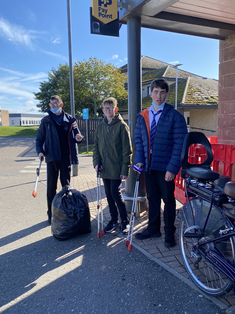 Well done to our pupils who were out today doing a random act of kindness by litter picking around the local Coop area.