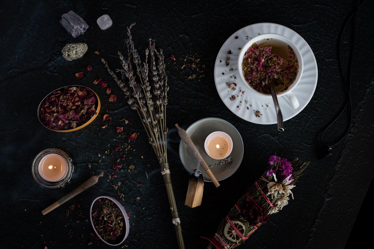 Moonsy13L28D tweet media